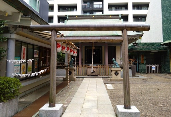 三の鳥居正面の風景