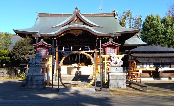 社殿正面の風景