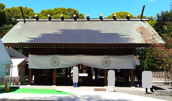 拝殿正面の風景