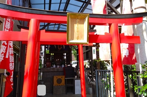 子育稲荷神社鳥居からの風景