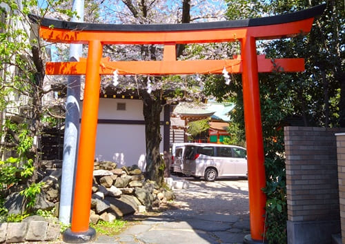 西の鳥居正面の風景