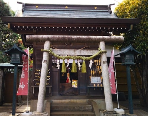 弁天社正面鳥居からの風景