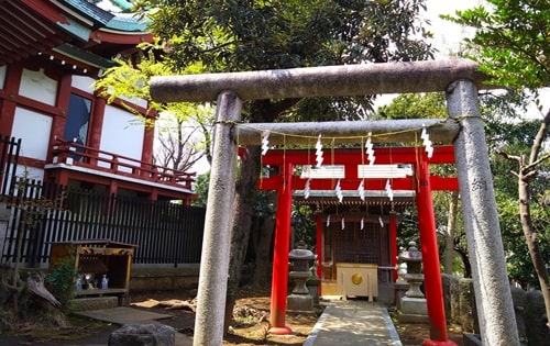 稲荷神社鳥居からの風景