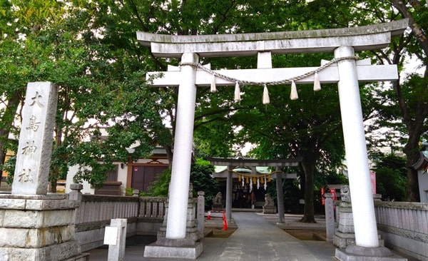 一の鳥居正面の風景