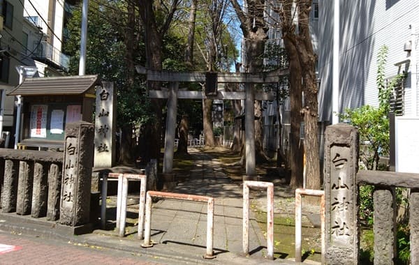 一の鳥居正面の風景