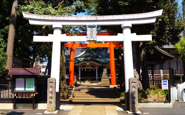 正面入り口の風景