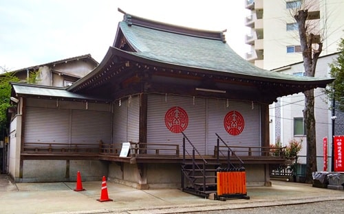 神楽殿正面の風景