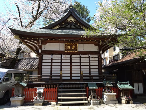 神楽殿正面の風景