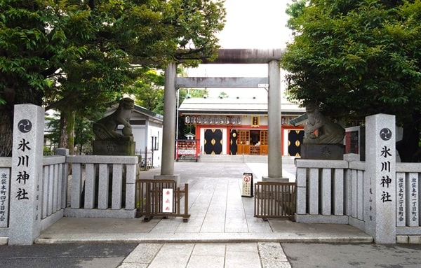 二の鳥居正面の風景