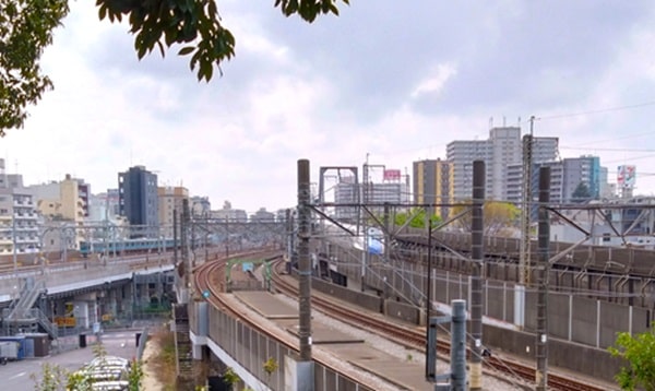 新幹線が通る風景